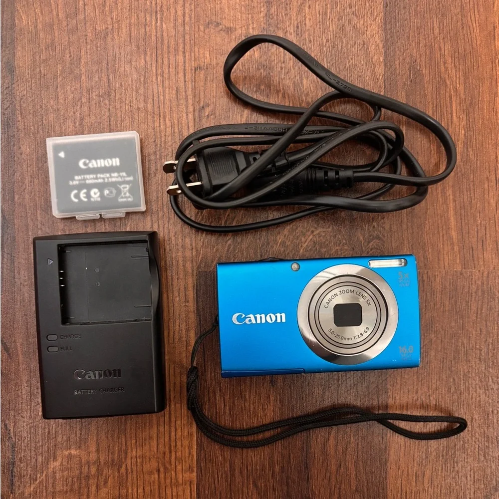 Canon A2300 Digital Camera - Picture 1 of 4